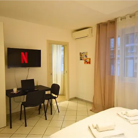 Sara's House Station * 巴里